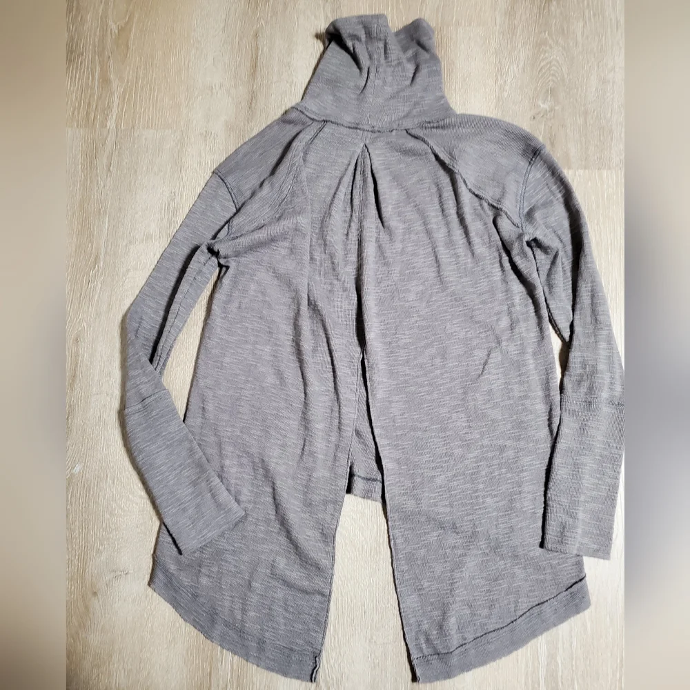 We The FREE PEOPLE Medium Oversized Mock Neck Ribbed Sweater Open Back Detail